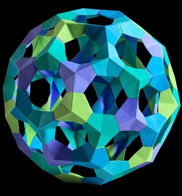 Truncated Icosahedron – Mathematical Origami – Mathigon