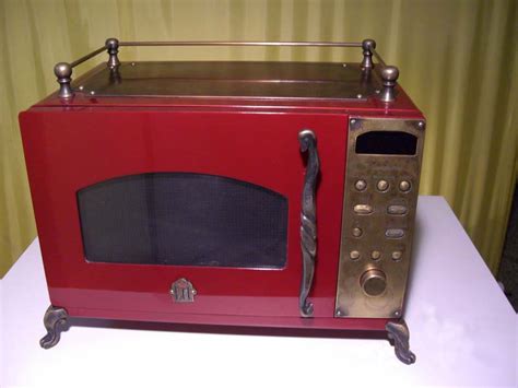 Vintage microwave oven