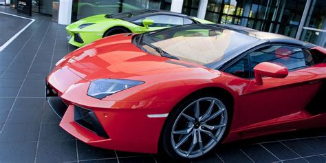 Ferrari vs. Lamborghini | Which is Better? | Which is Faster? | Chicago