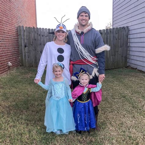 Frozen costumes for the entire family. Family Frozen costume. Frozen ...