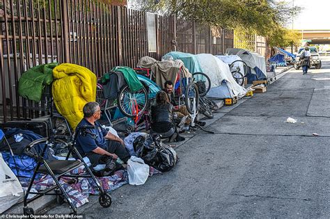 Las Vegas' homeless sleep undisturbed as police ignore new law ...