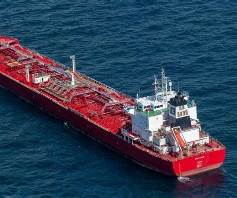 Iran Seizes Oil Tanker in Gulf, US Navy Says | Newsmax.com