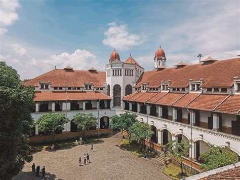 Menilik Sejarah Lawang Sewu yang Wajib Kamu Ketahui – Gramedia Literasi