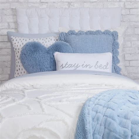 light blue bedding - Google Search | Room ideas bedroom, Dorm room ...