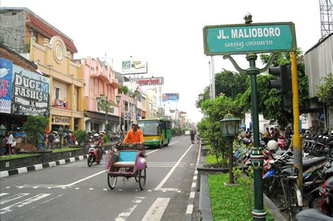 Malioboro Street, Yogyakarta | Holidify