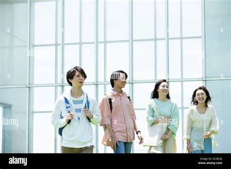 Japanese university students at the campus Stock Photo - Alamy