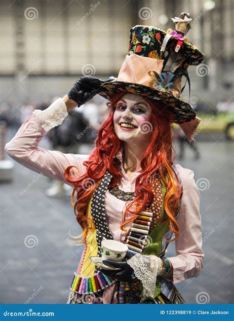 Mad Hatter Cosplay editorial stock image. Image of alice - 122398819