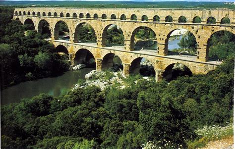 TOP WORLD TRAVEL DESTINATIONS: Nîmes, France