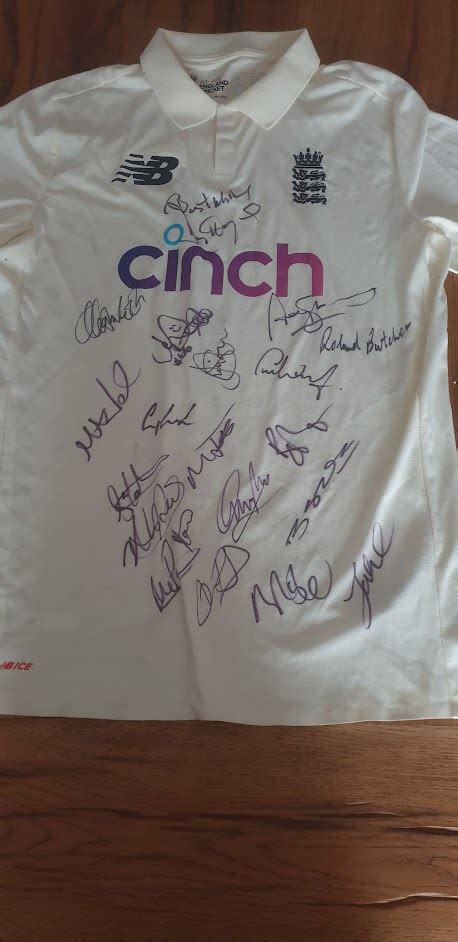 Signed Cricket Shirts – No Boundaries CC