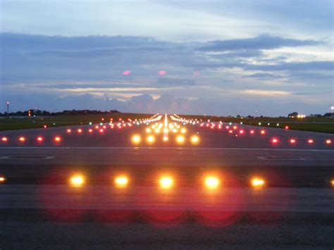 Airport Runway At Night (#399449) - HD Wallpaper & Backgrounds Download