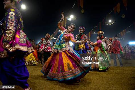 Garba Dance Photos and Premium High Res Pictures - Getty Images