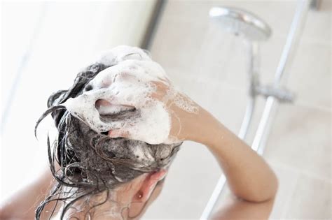 Washing Hair With Baking Soda: This Is How You Get Results | TheFitBay