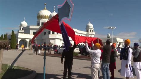 Windsor Sikh community marks Vaisakhi with community celebration and flag raising | CBC News