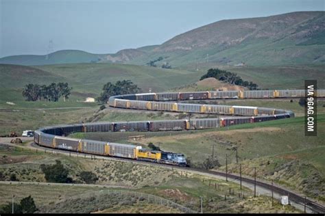 Longest train in the world 1.5 km long - 9GAG