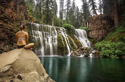 Hike to Middle McCloud Falls, near Mt. Shasta Mccloud California ...