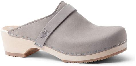 Most Comfortable Clogs for Women That Are Stylish Too!