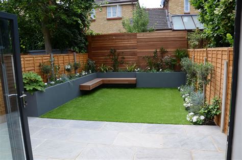 small-garden-design-fake-grass-low-mainteance-contempoary-design-sleek-fun-london-designer ...