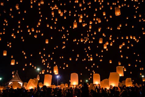 A Guide To Chiang Mai's Yee Peng Lantern Festival