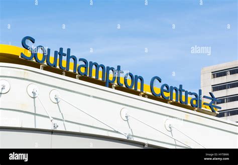 Southampton central station hi-res stock photography and images - Alamy