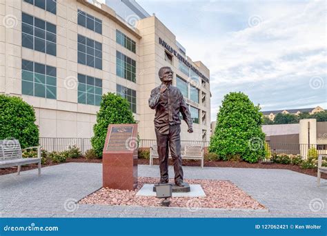 Frank Broyles Statue at University of Arkansas Editorial Photo - Image ...