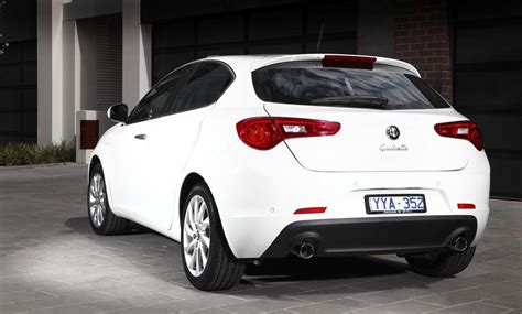 Alfa Romeo Giulietta Review - photos | CarAdvice