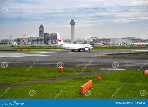 Japan Airlines JAL Airbus A350-900 Airplane At Tokyo Haneda Airport In ...