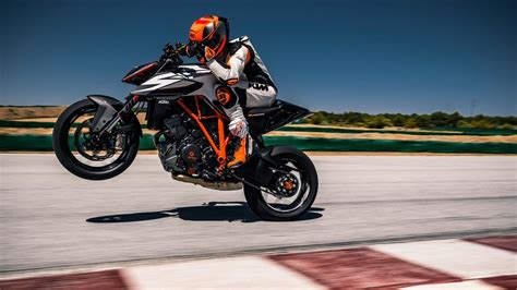 2019 KTM 1290 Super Duke R - Gallery | Top Speed