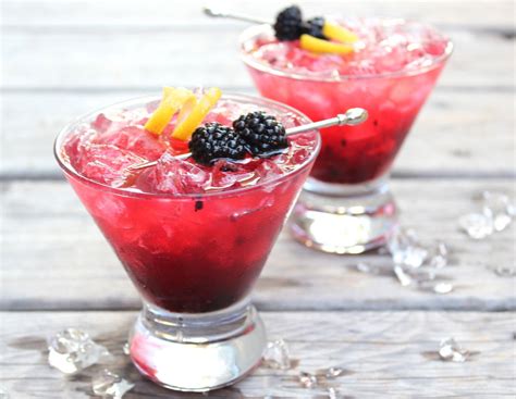 Blackberry crush cocktail | lieslicious | Mardi gras drinks, Mardi gras ...