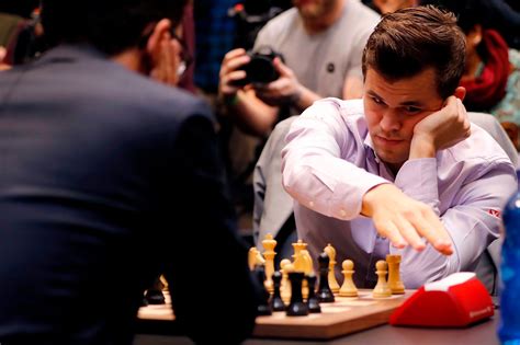 Magnus Carlsen Wins World Chess Championship, Beating Fabiano Caruana ...