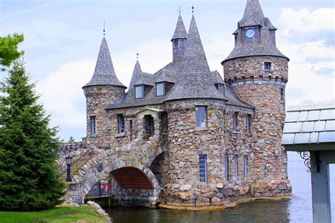 Boldt Castle, A Magnificent Palace So Silent Witness To The Tragic Love Story – InspirationSeek.com