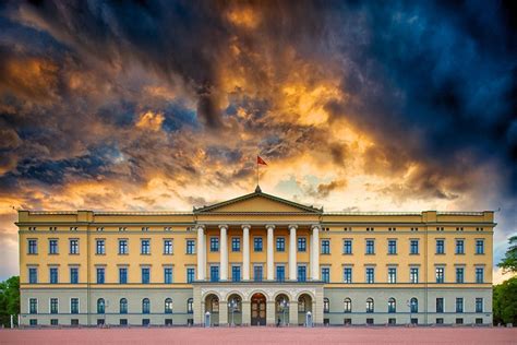 Royal Palace Oslo, Norway (by sunsurfr) | Royal palace, Norway, Visit oslo