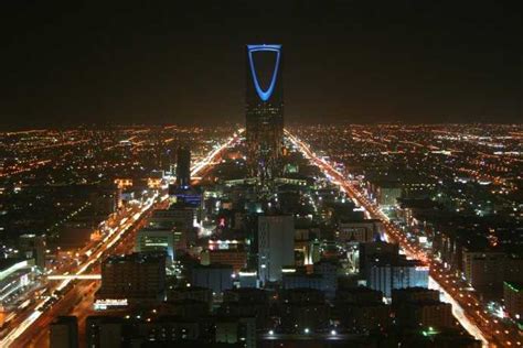 Kingdom centre tower, Riyadh, Saudi-Arabia | Kingdom centre tower ...