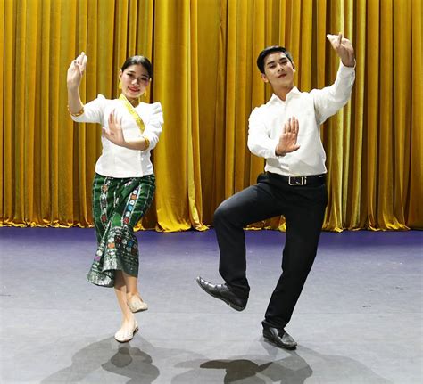 ‘Fone Lam Vong Lao’ (‘lamvonglao’ – ‘lamvong’), danza popular - patrimonio inmaterial - Sector ...