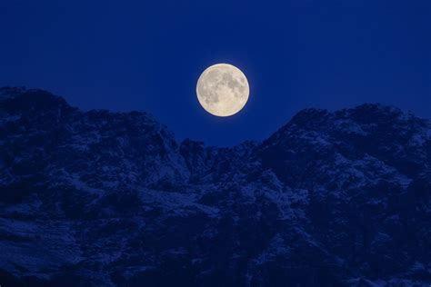 What is the cold moon and how does it impact your astrology sign? | The US Sun