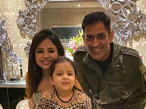 MS Dhoni Family, Biography, Personal life, Facts