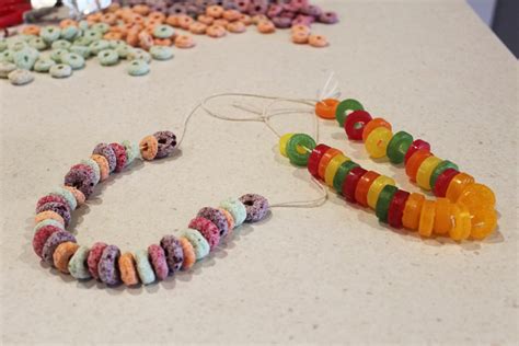 edible necklaces, candy necklaces, edible kids crafts, fun kids ...