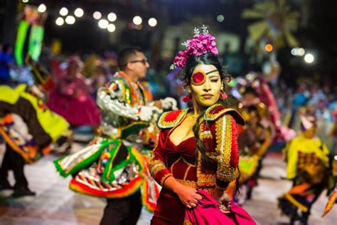 Primera noche de Carnaval: Comparsas bailaron al ritmo de las demandas sociales – Conecta2 Tv