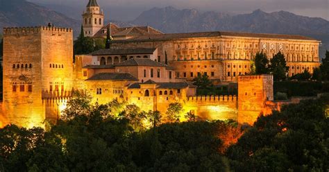 Alhambra: Tour with Nasrid Palaces at Night | GetYourGuide