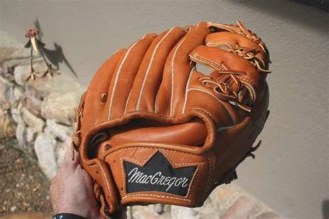 Willie Mays MacGregor GC12 Back | MacGregor | Baseball Glove Collector ...