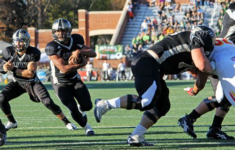 Football vs. Pittsburg State Gorillas – Lindenlink