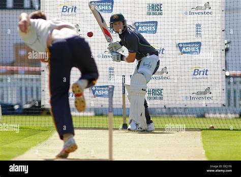 LONDON, ENGLAND - August 19: Steven Smith carries out batting practice ...