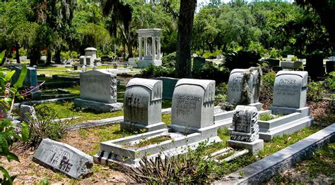 Bonaventure Cemetery Historic Walking Tour in Savannah: Book Tours & Activities at Peek.com