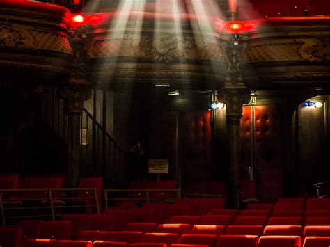 La Cigale - Theatre in Paris - Shows & Experiences