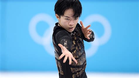 Japan's Kagiyama Yuma wins silver medal in men's singles figure skating