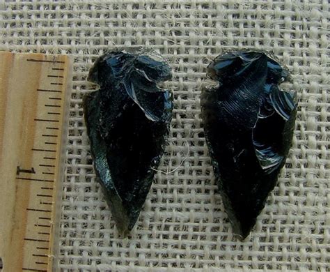 Pair of obsidian arrowheads for making custom jewelry ae180 Pair of obsidian arrowheads for ...