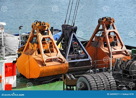 Scoop Of Cargo Crane Stock Image - Image: 34999571