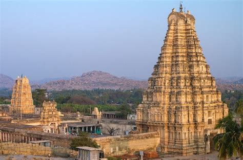 10 Amazing Hindu Temples : r/india