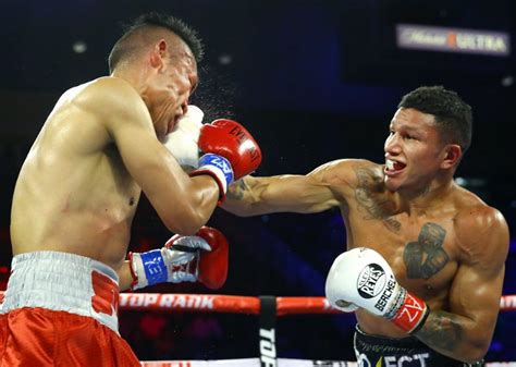 Berchelt retains super featherweight world title – Boxing Action 24