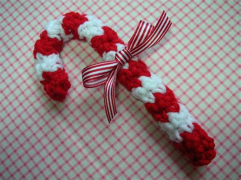 Whiskers & Wool: Candy Cane Crochet Pattern - FREE