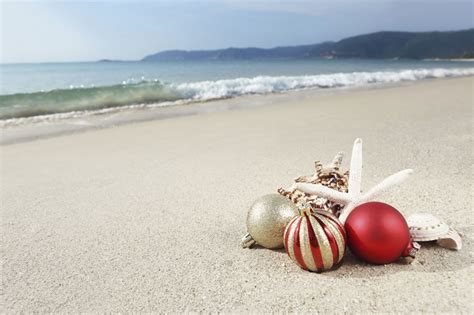 Christmas at the Beach Wallpaper - WallpaperSafari